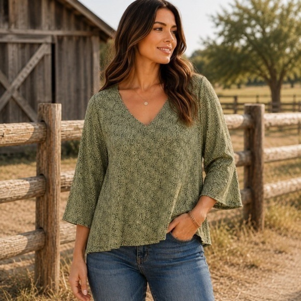 Treasure & Bond Sage Green Cotton V-Neck Bell Sleeve Boho Blouse XS